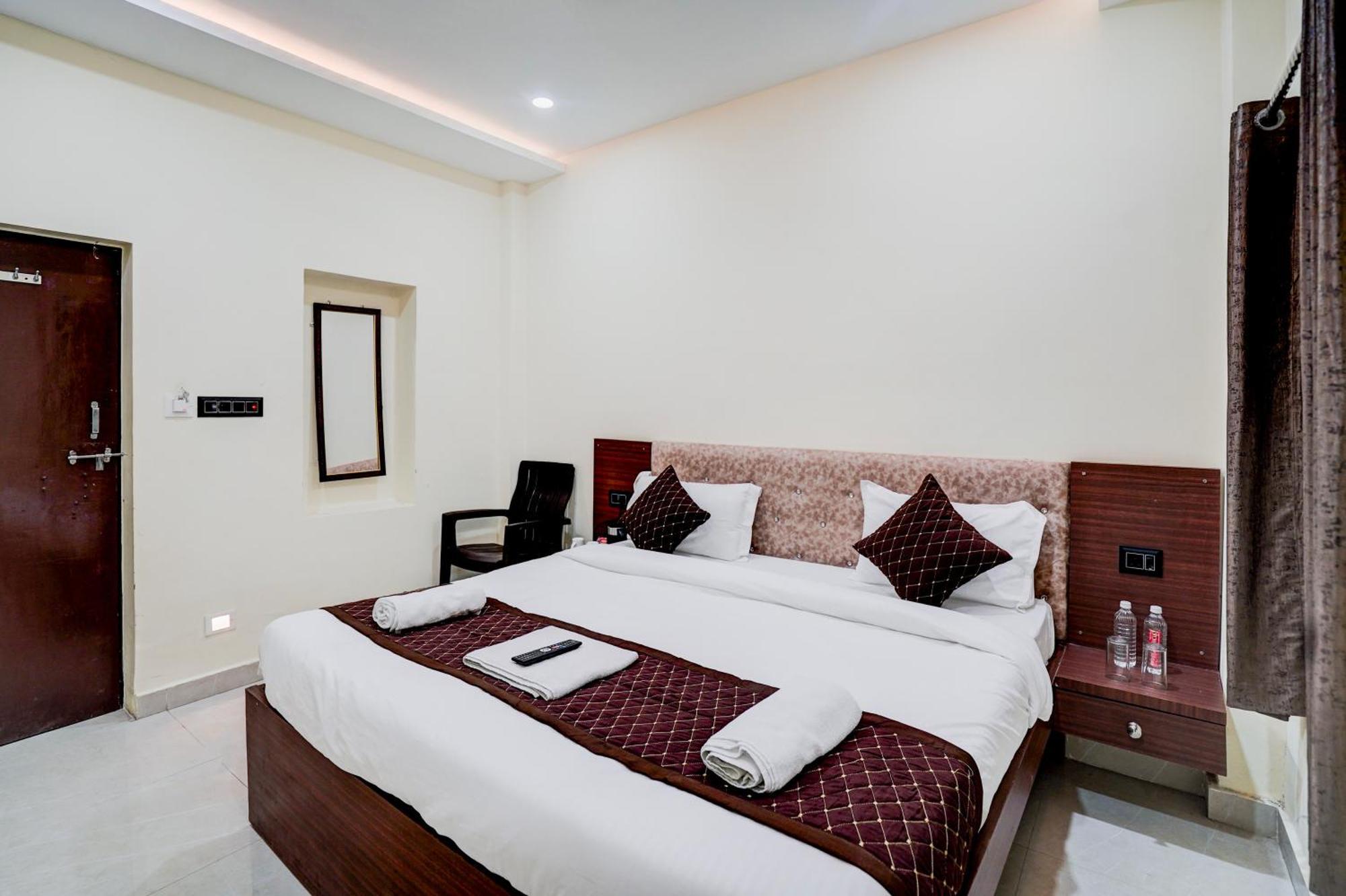 Hotel Vibe Blu- Varanasi Exterior foto